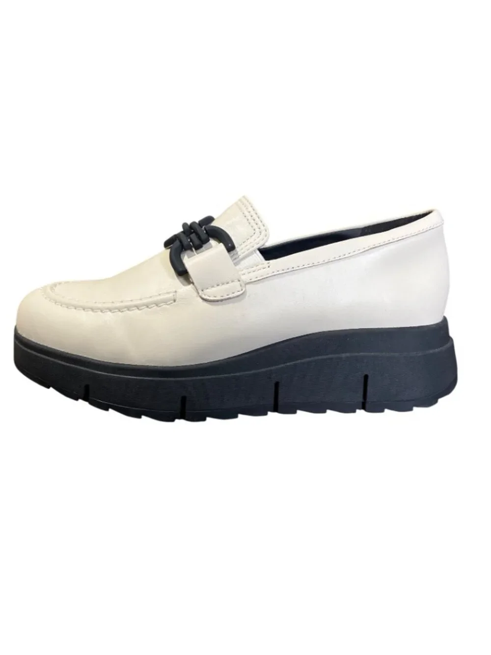Clarks Womens Size 7 Wide Loriini Izzy Loafers Cream Leather With Black Chain